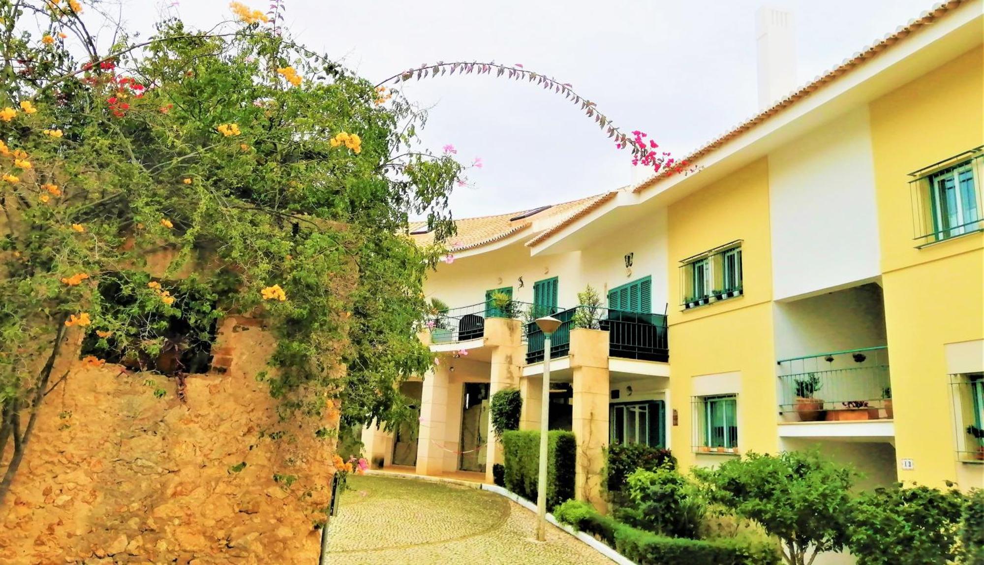 Wonderful Apartment In Ferragudo 2Double Beds Near Beaches And Golf Exterior photo